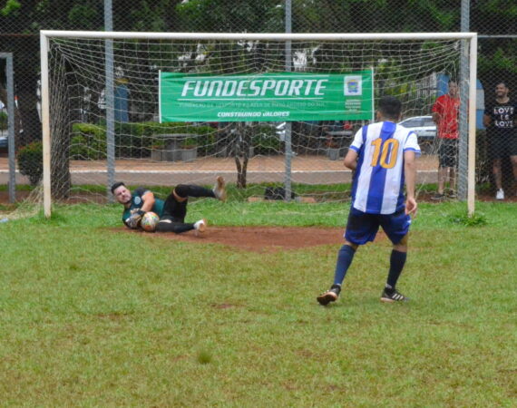 Nos pênaltis, Decadência derrota Carteadores e se classifica para a semifinal