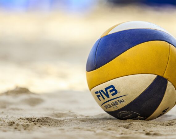Abertas inscrições para o vôlei de praia masculino e feminino