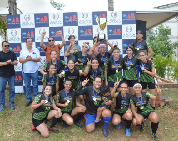 Em virada relâmpago, Encrencas se consagram campeãs em cima das Advogonças
